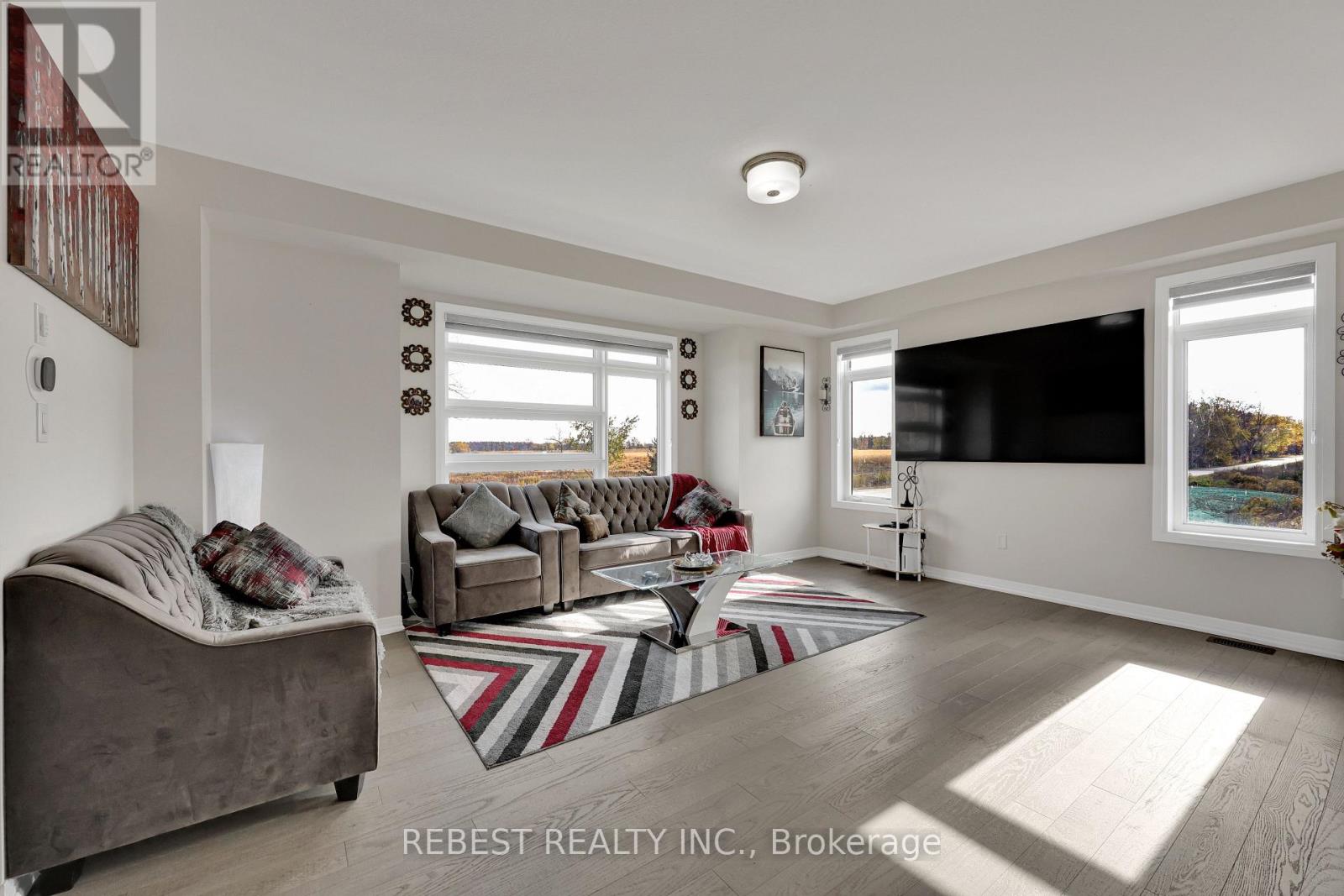 130 Hitchman Street Property Photo 12