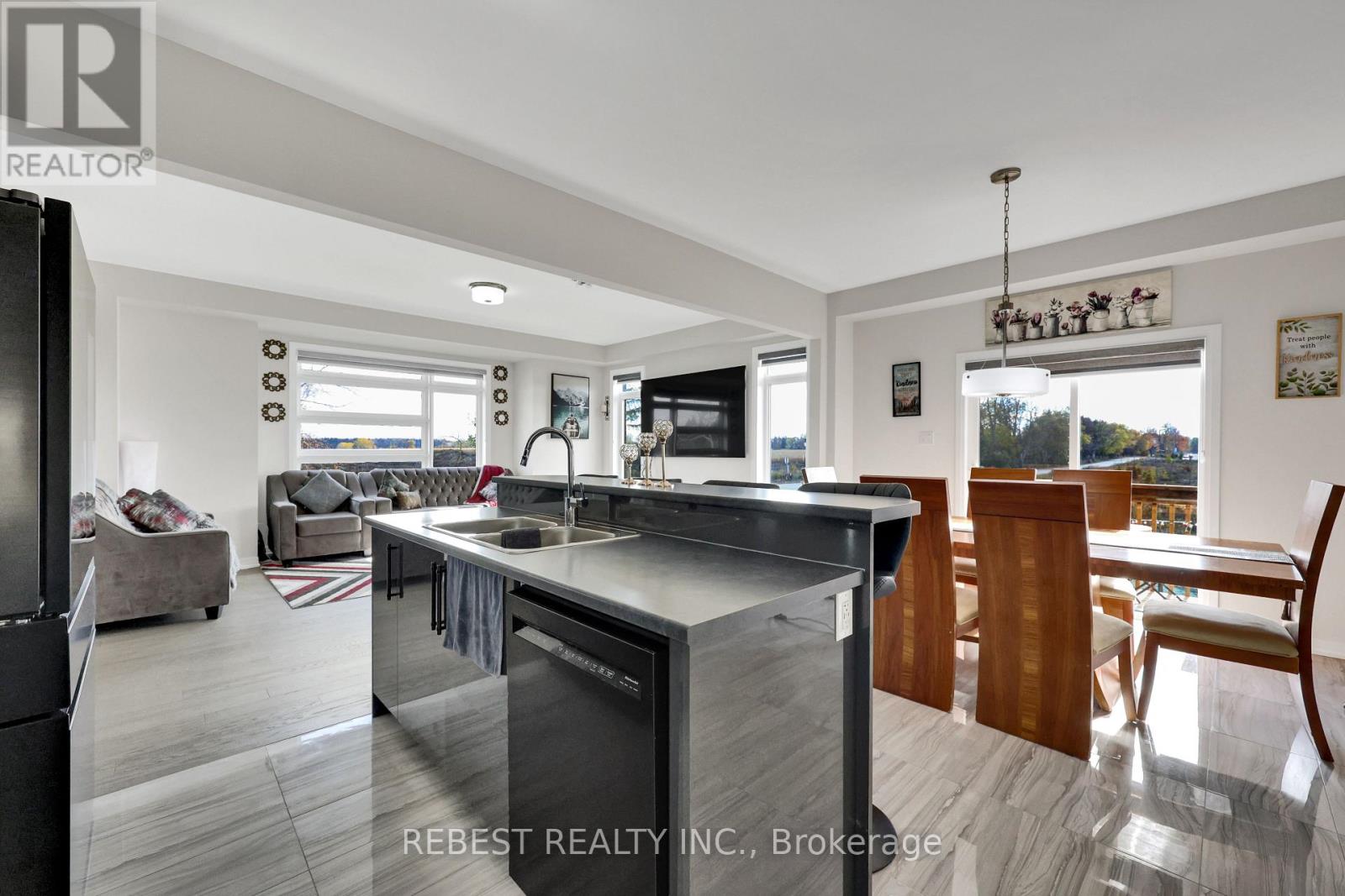 130 Hitchman Street Property Photo 19
