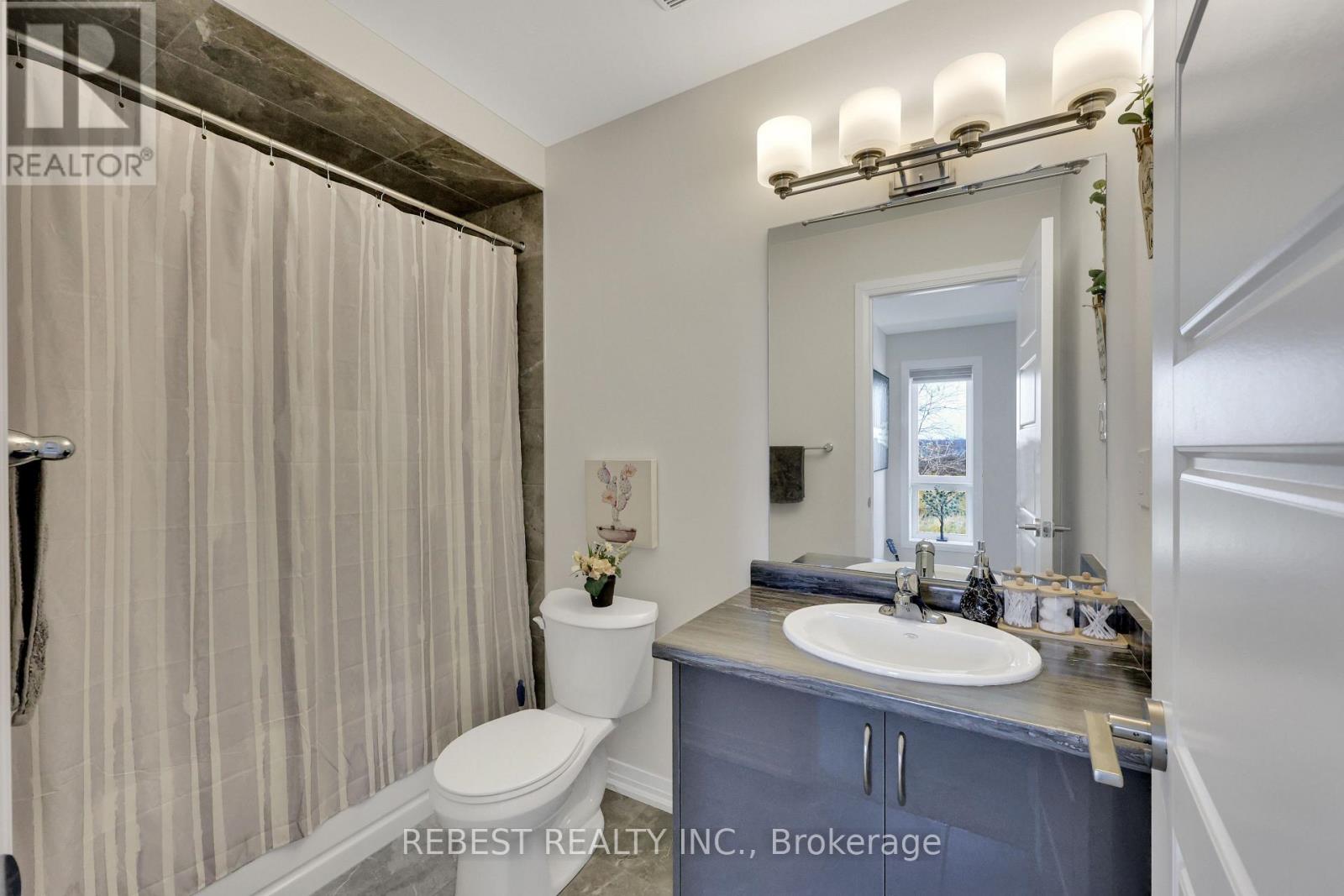 130 Hitchman Street Property Photo 24