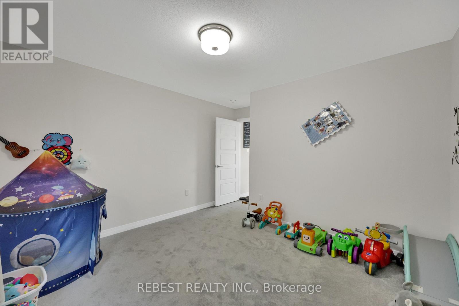 130 Hitchman Street Property Photo 26