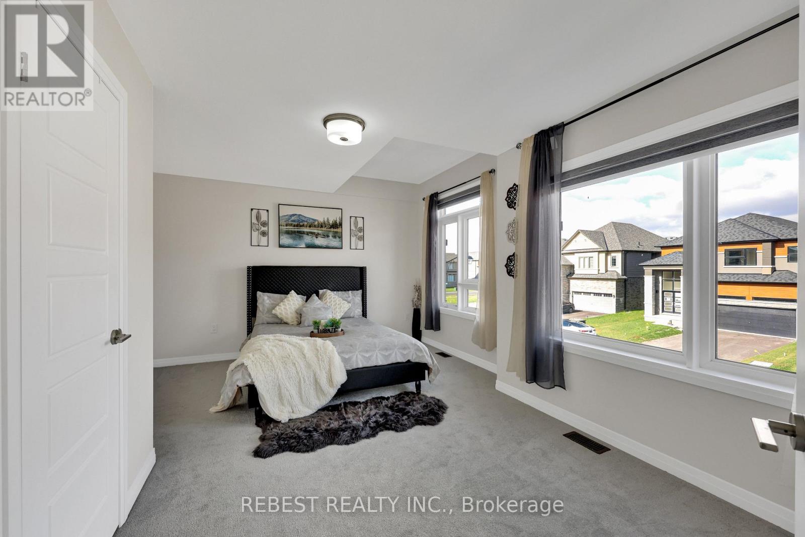 130 Hitchman Street Property Photo 32
