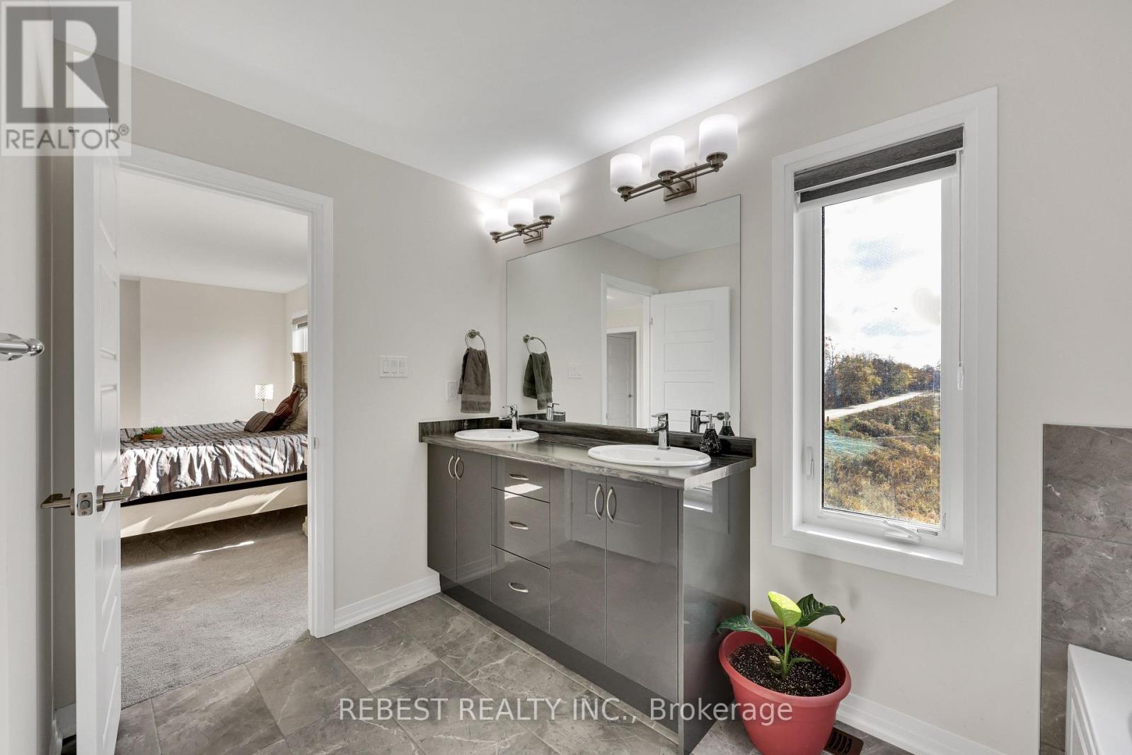130 Hitchman Street Property Photo 40