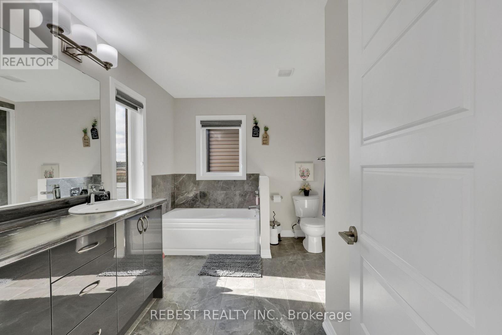 130 Hitchman Street Property Photo 41