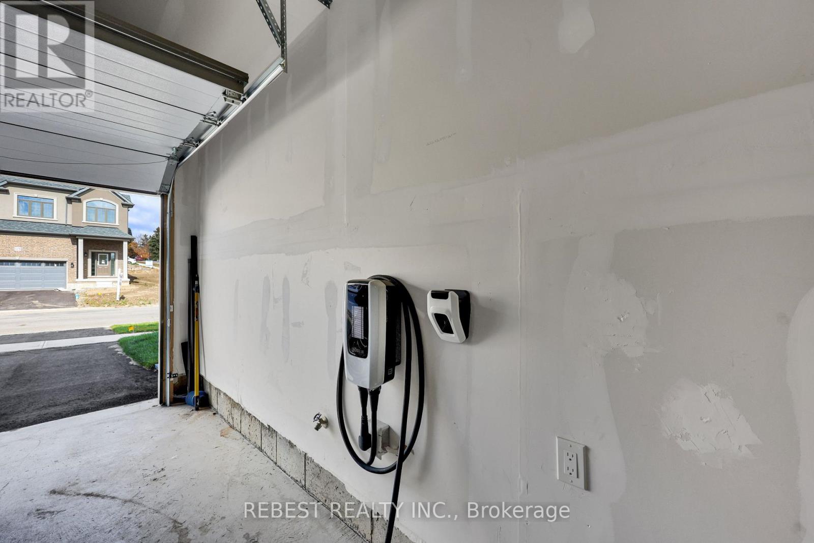 130 Hitchman Street Property Photo 46