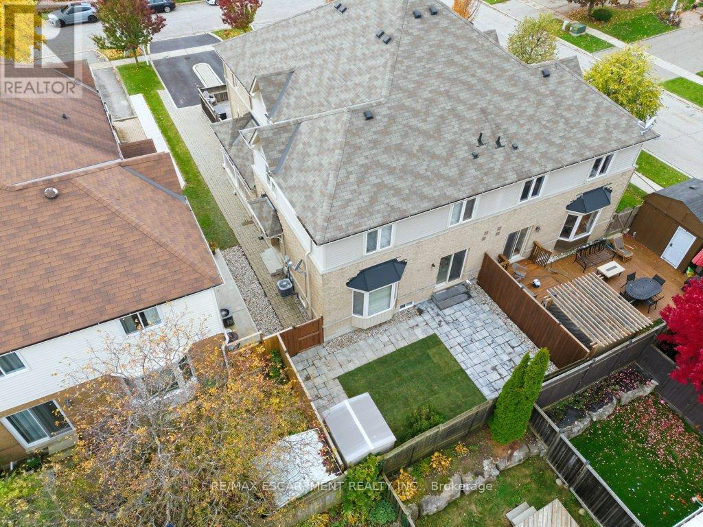 113 Thornlodge Drive Property Photo 2