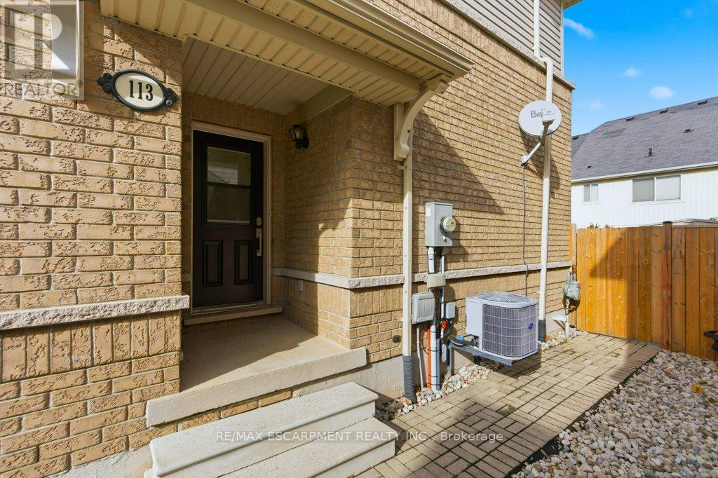 113 Thornlodge Drive Property Photo 4