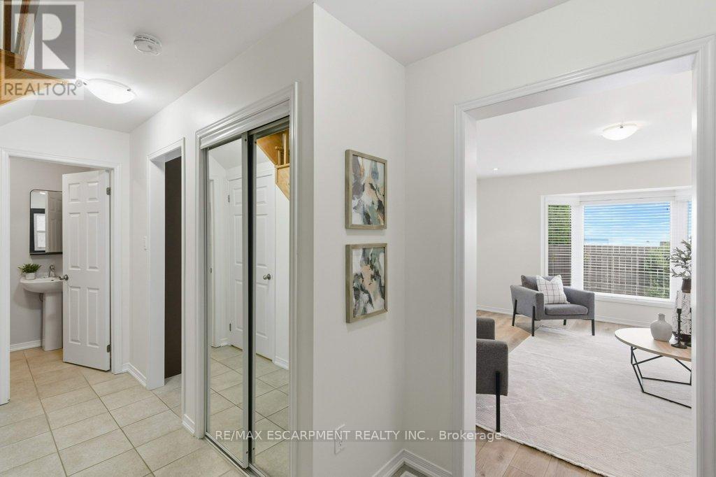 113 Thornlodge Drive Property Photo 6