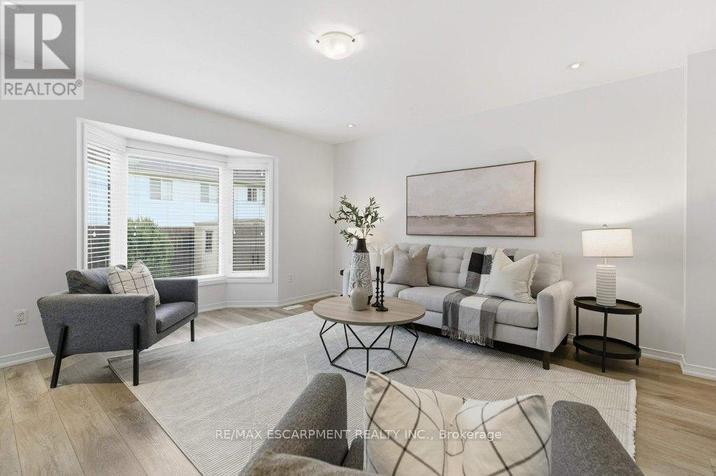 113 Thornlodge Drive Property Photo 7