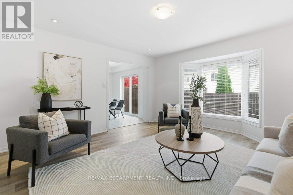 113 Thornlodge Drive Property Photo 8