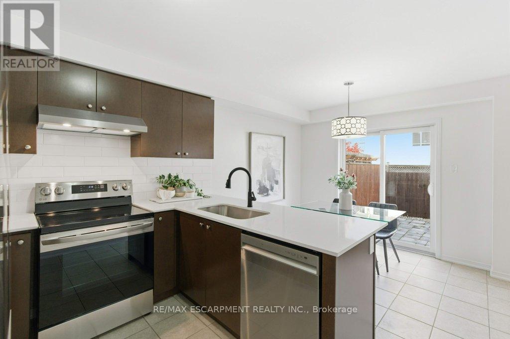 113 Thornlodge Drive Property Photo 12