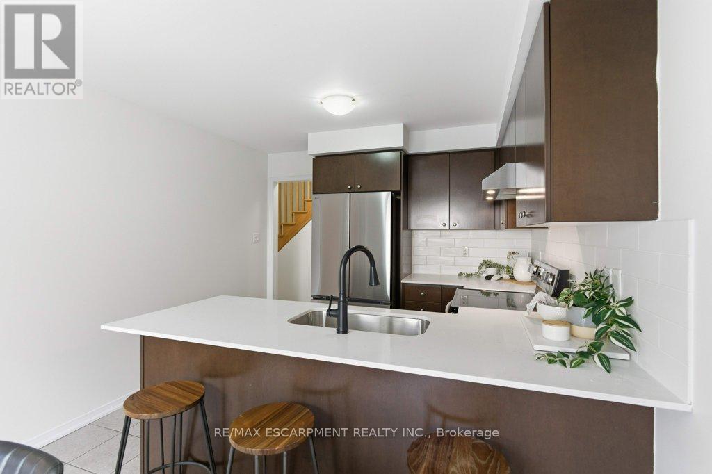 113 Thornlodge Drive Property Photo 14