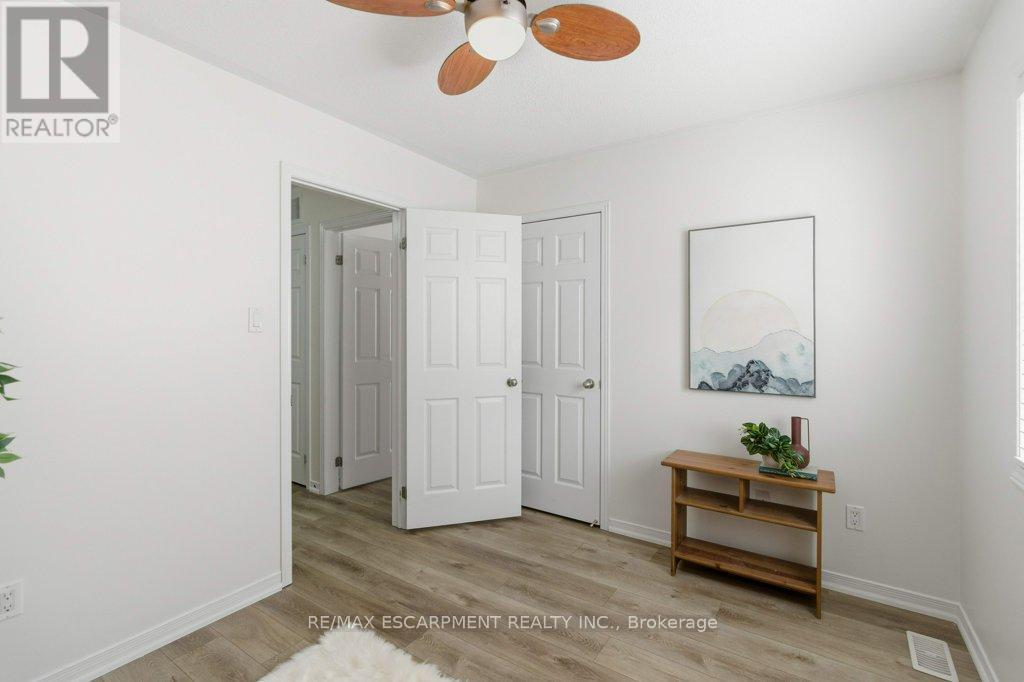 113 Thornlodge Drive Property Photo 28