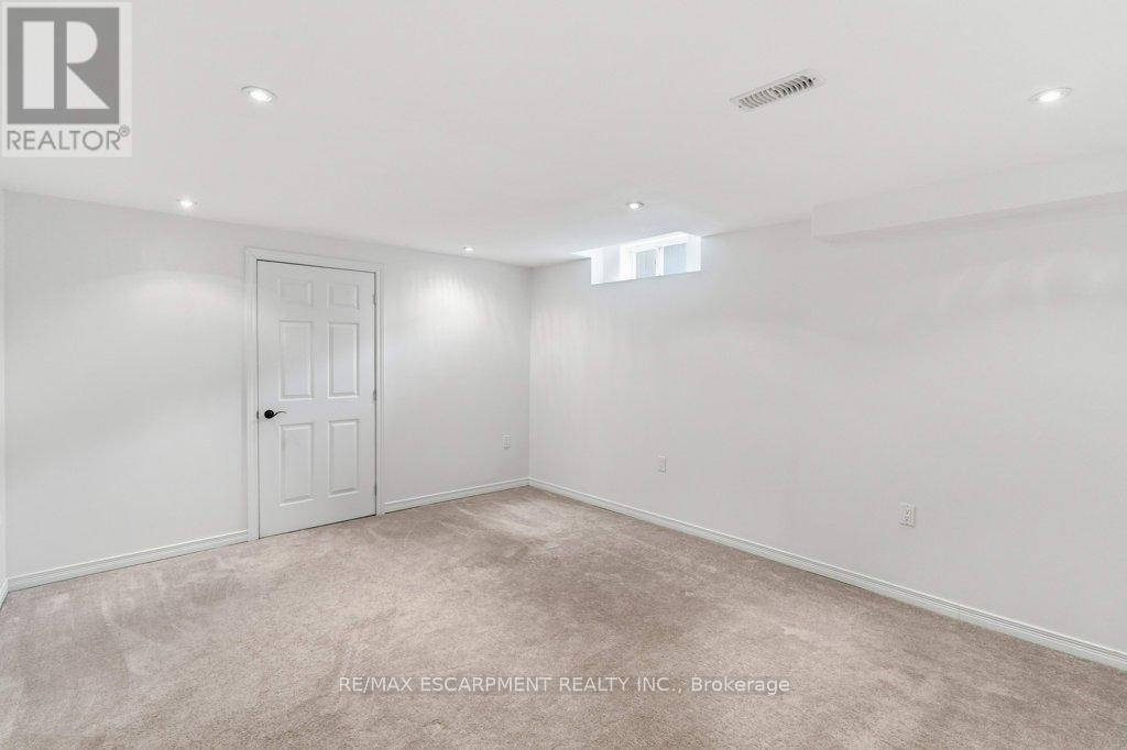 113 Thornlodge Drive Property Photo 30