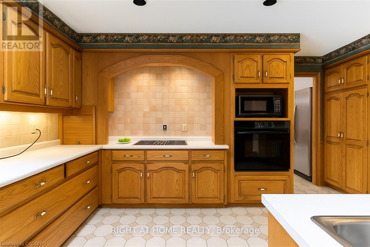 425 Golf Club Road Property Photo 9