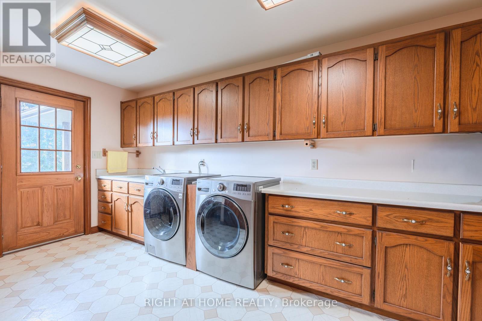 425 Golf Club Road Property Photo 14