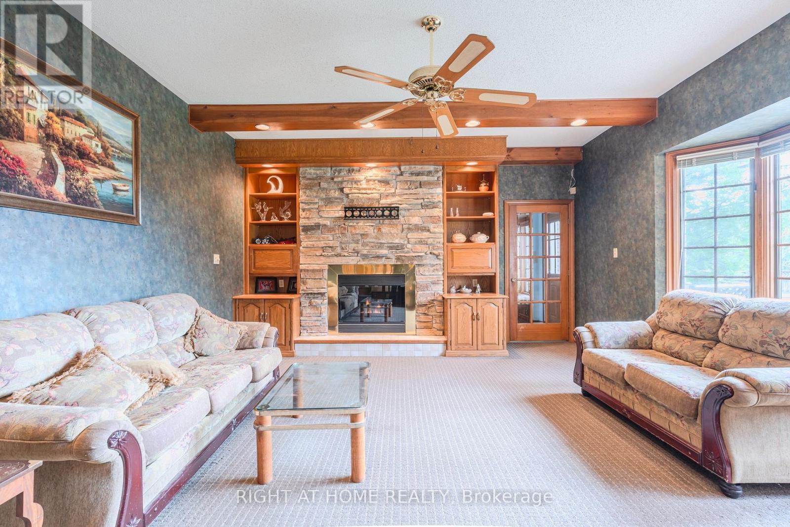425 Golf Club Road Property Photo 17