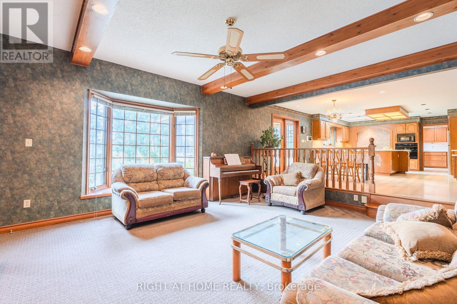 425 Golf Club Road Property Photo 18