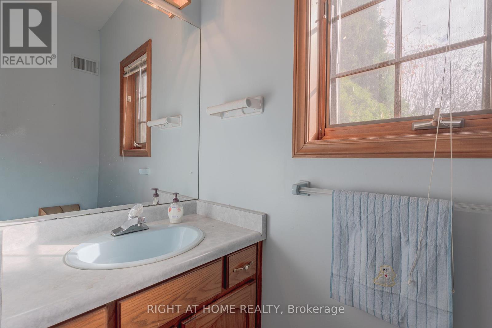 425 Golf Club Road Property Photo 20