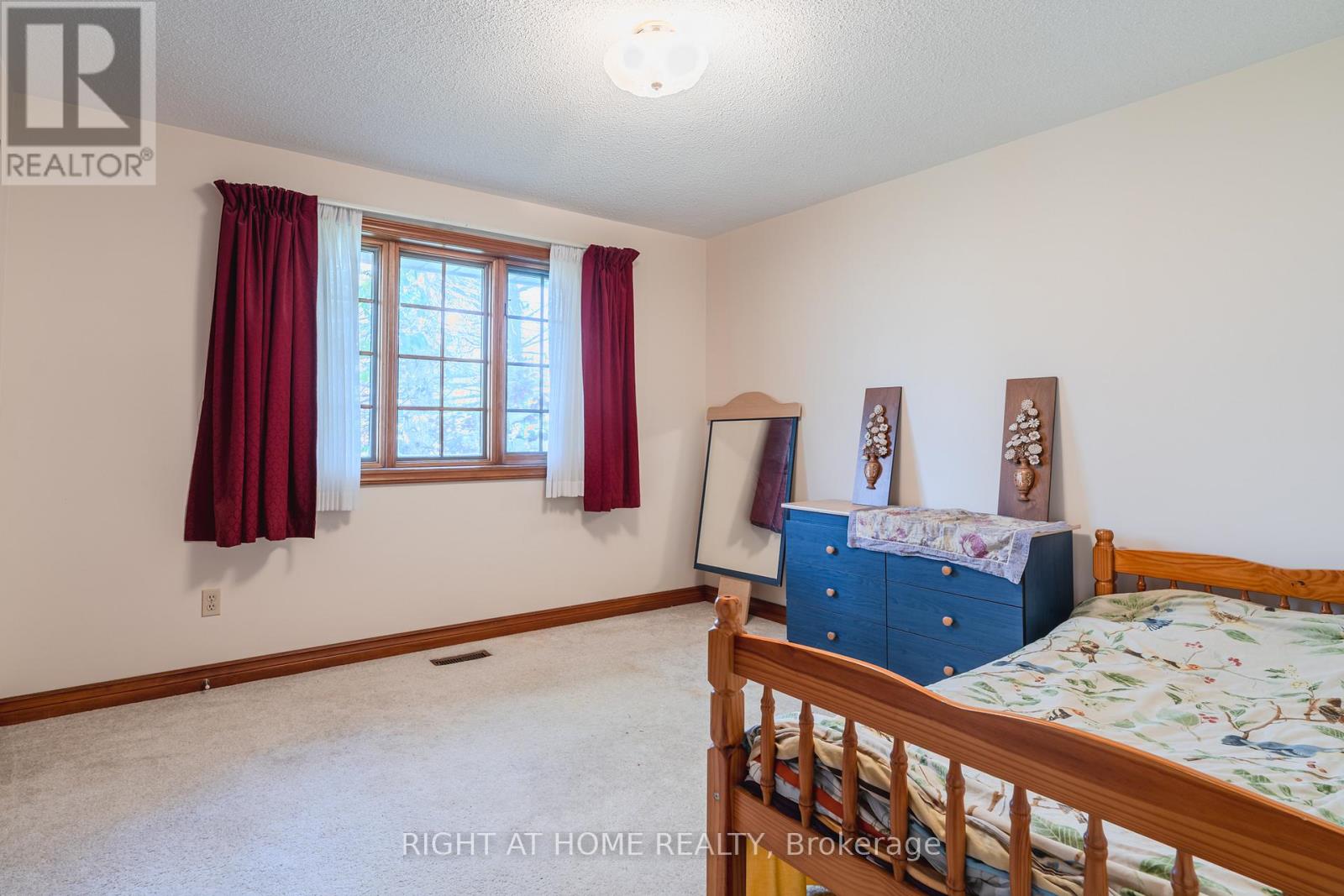 425 Golf Club Road Property Photo 28