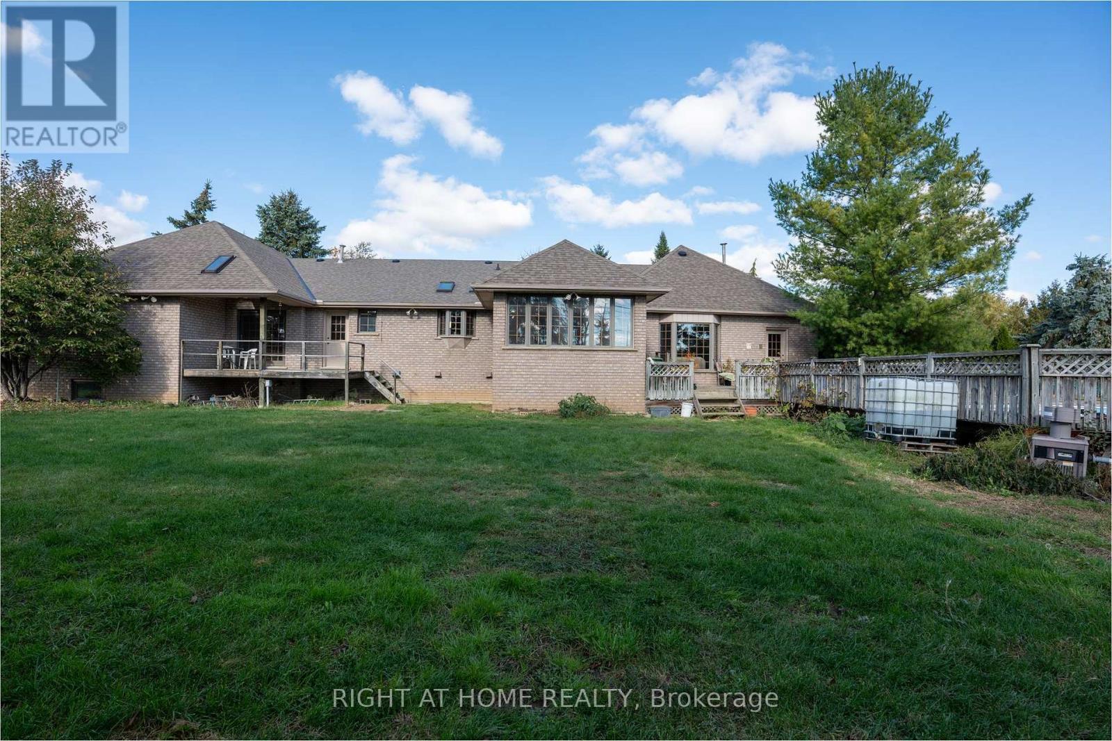 425 Golf Club Road Property Photo 39