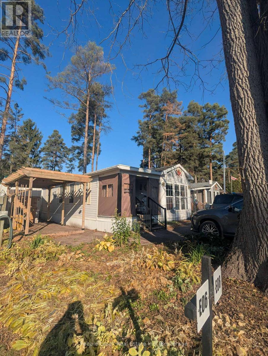 E8 - 77794 Orchard Line Property Photo 1