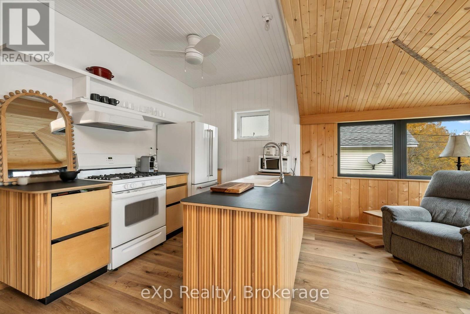 47 William Street Property Photo 14