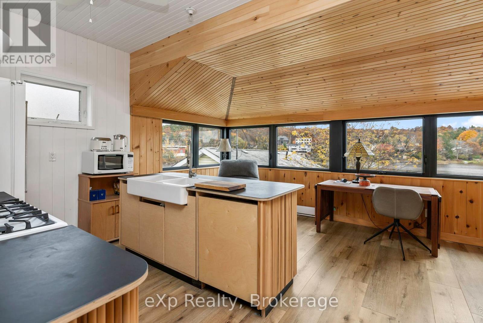 47 William Street Property Photo 15