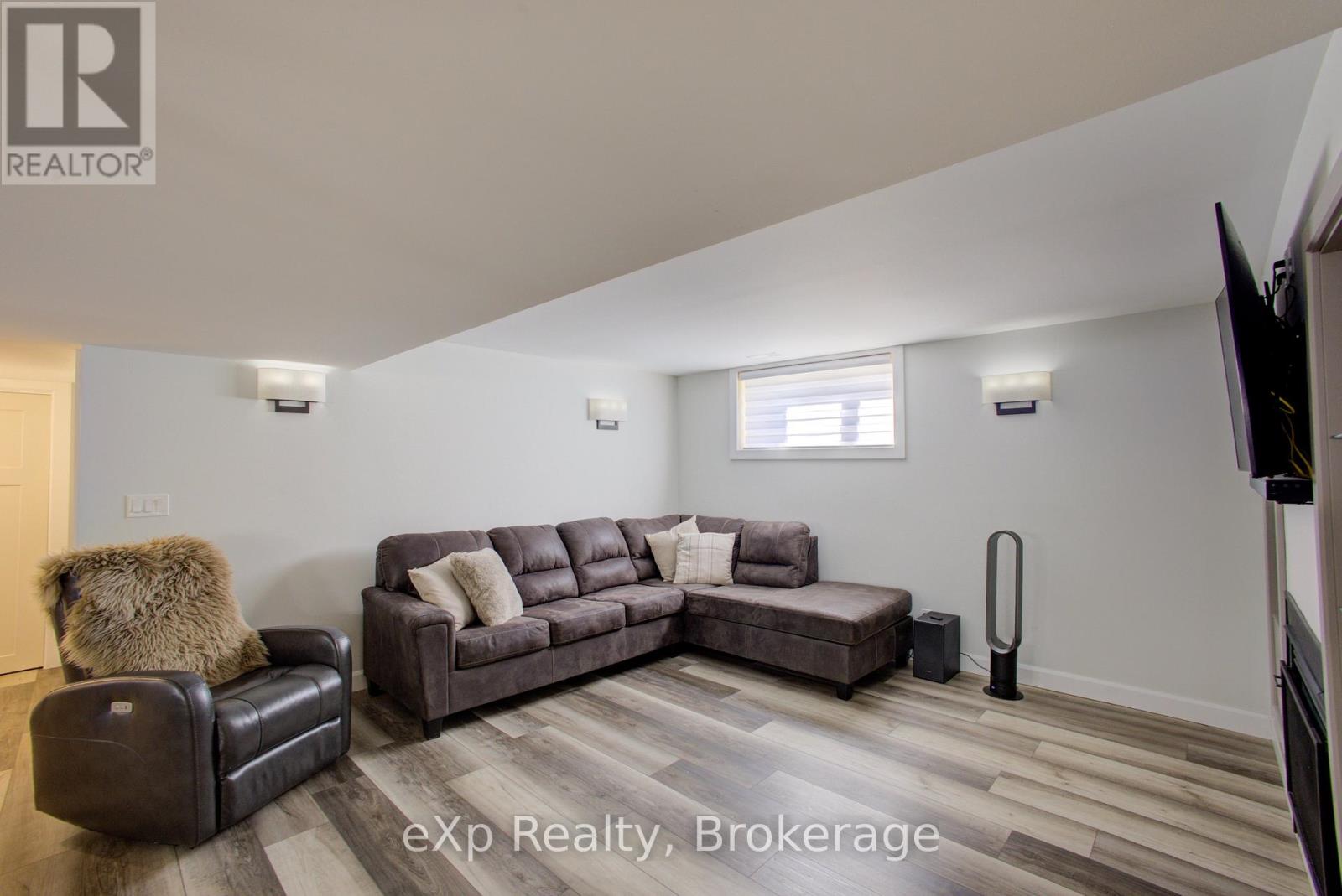 156 Sparling Street Property Photo 24