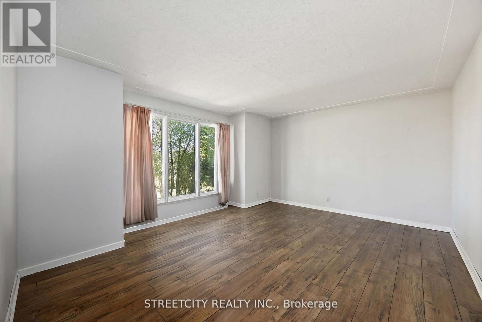 4767 St. Clair Parkway Property Photo 20