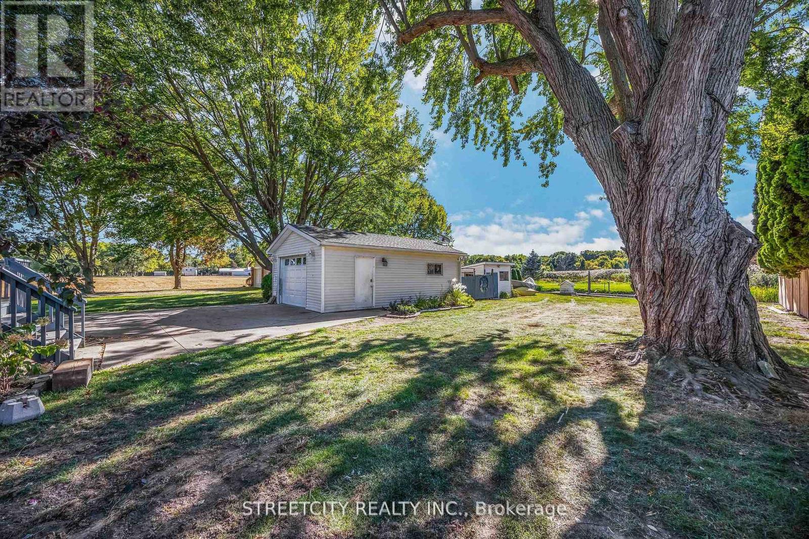 4767 St. Clair Parkway Property Photo 39
