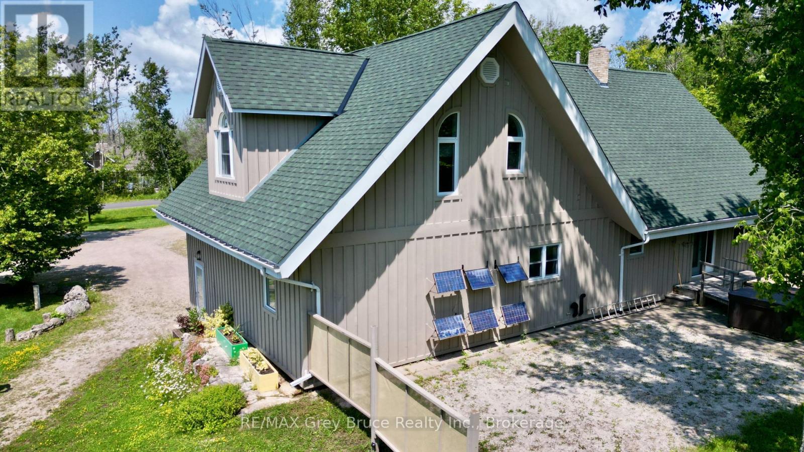 20 Maple Drive Property Photo 3