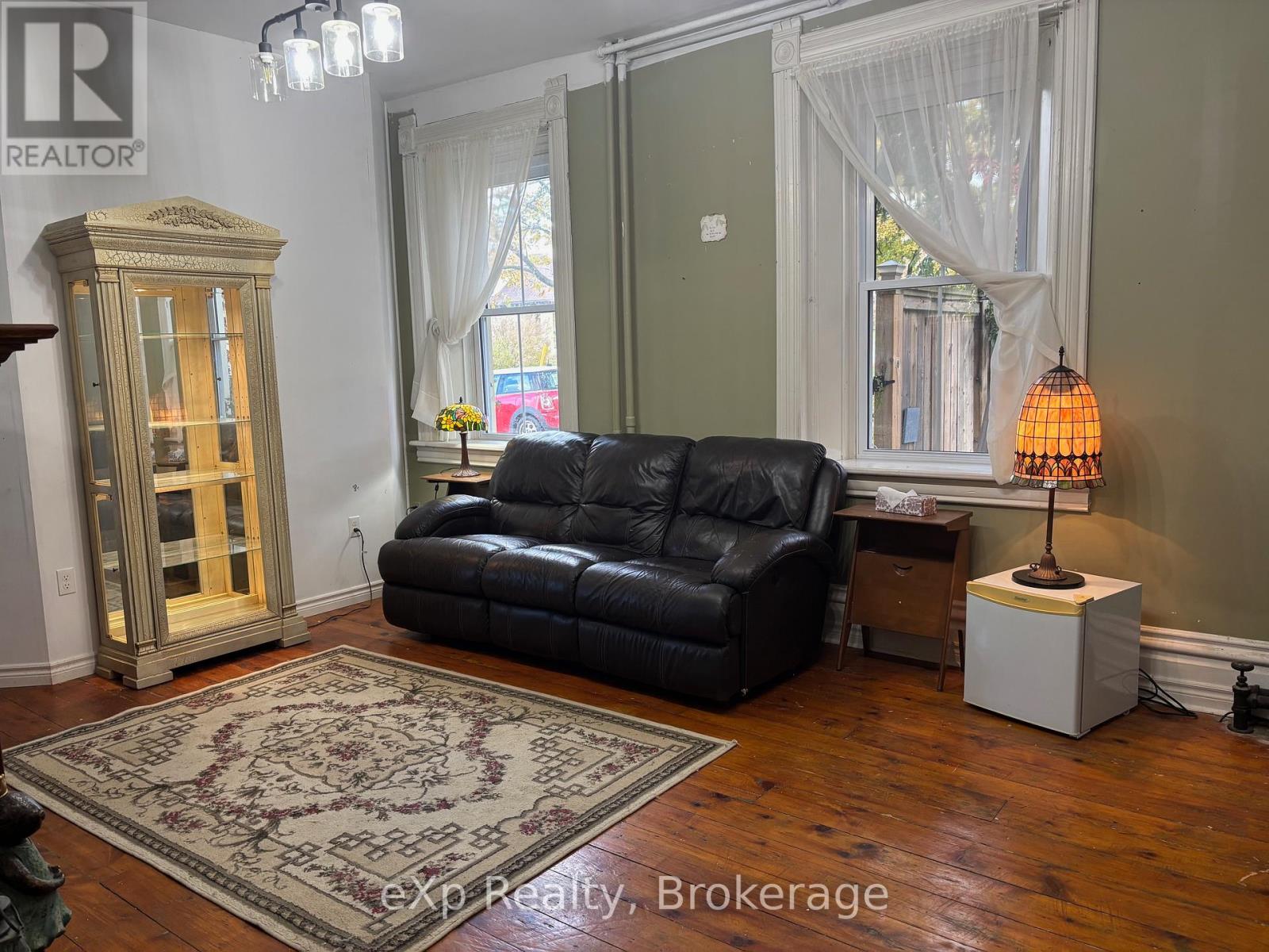 16 Peter Street Property Photo 15