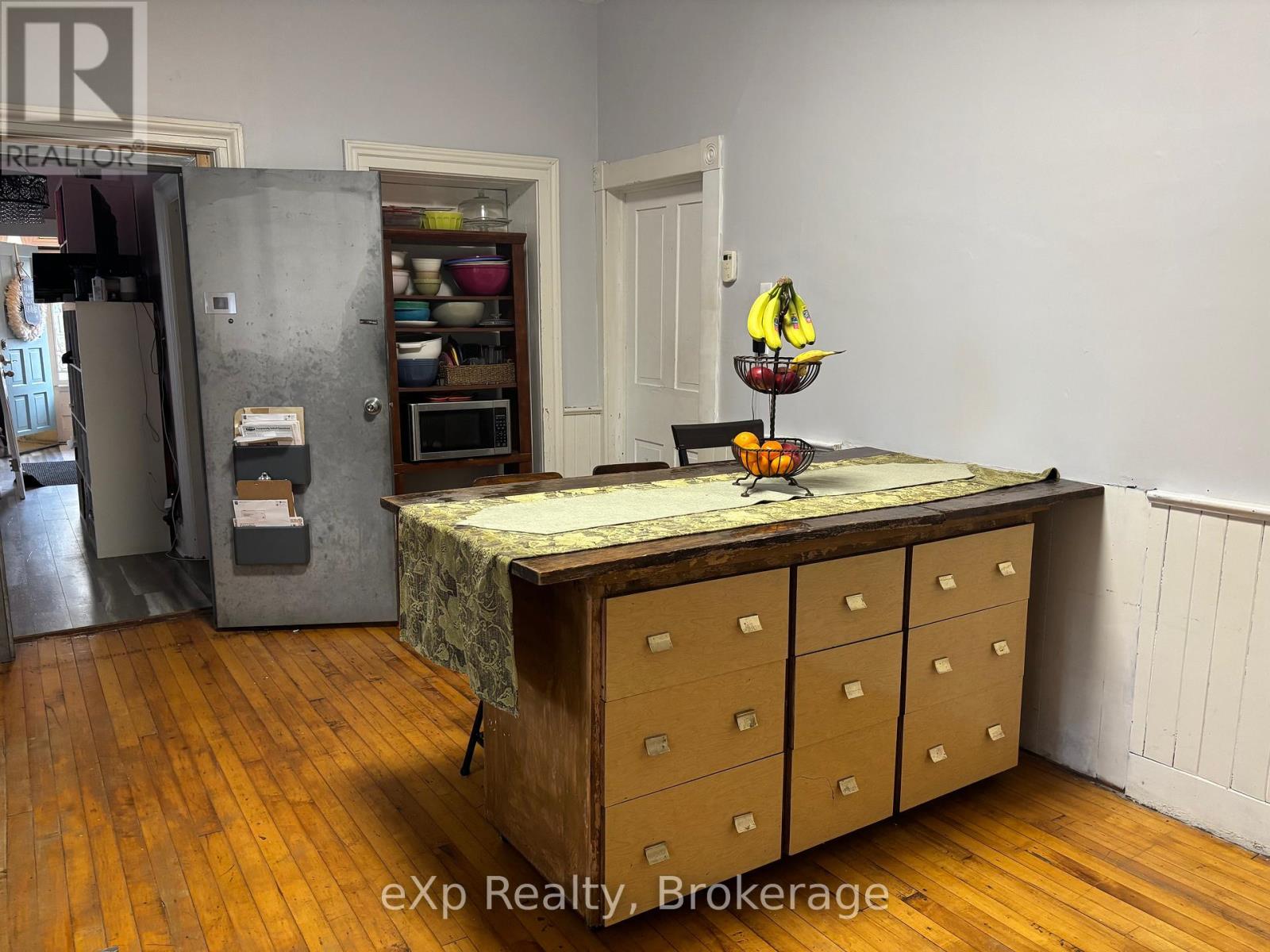 16 Peter Street Property Photo 24