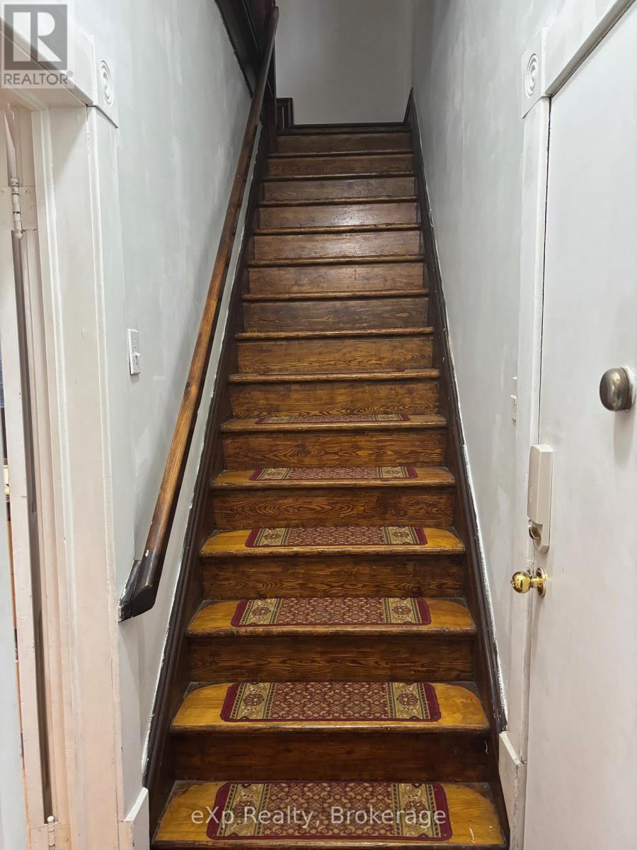 16 Peter Street Property Photo 30