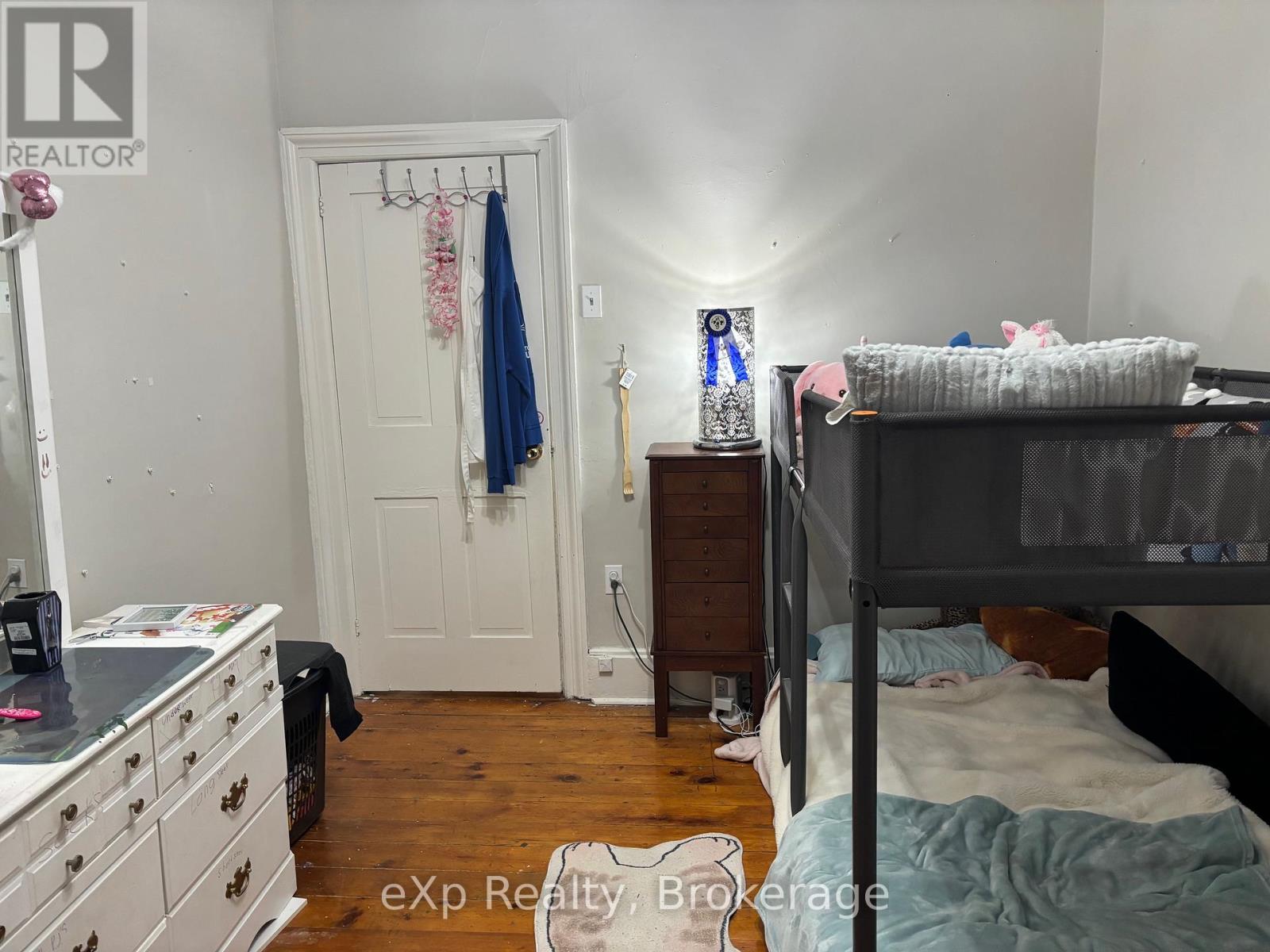 16 Peter Street Property Photo 37