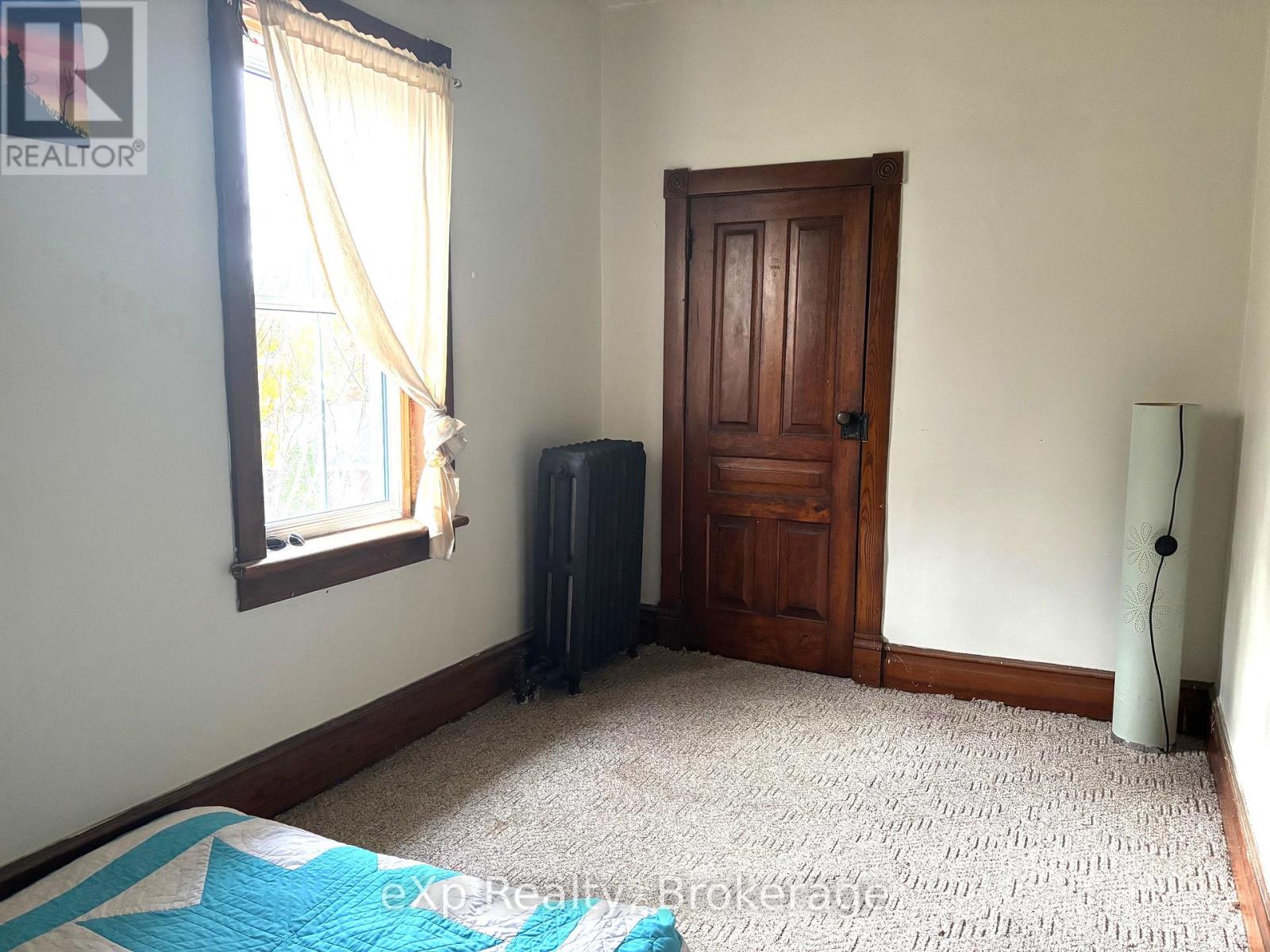 16 Peter Street Property Photo 39