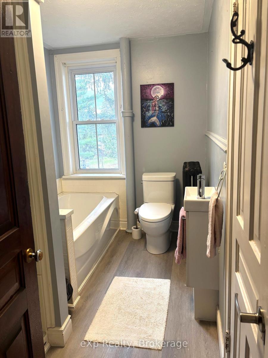 16 Peter Street Property Photo 41