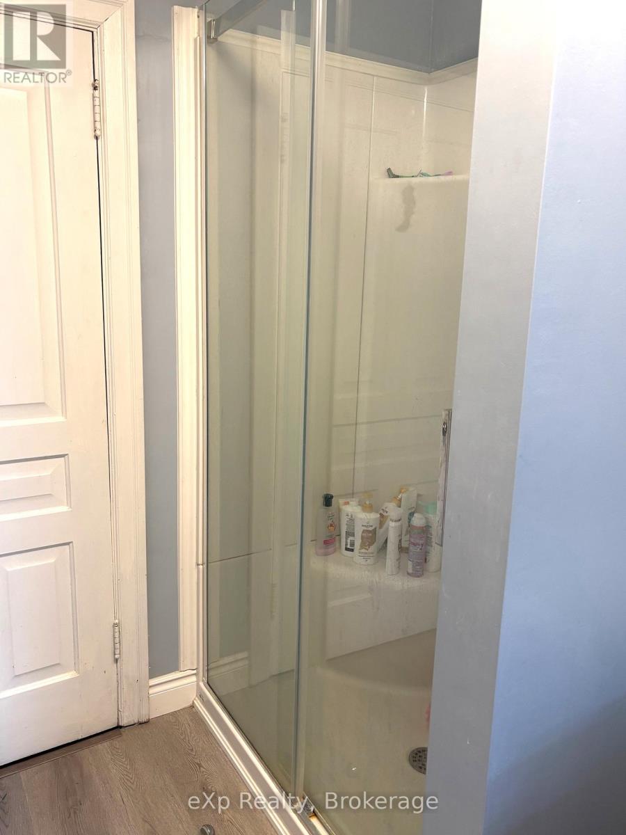 16 Peter Street Property Photo 42