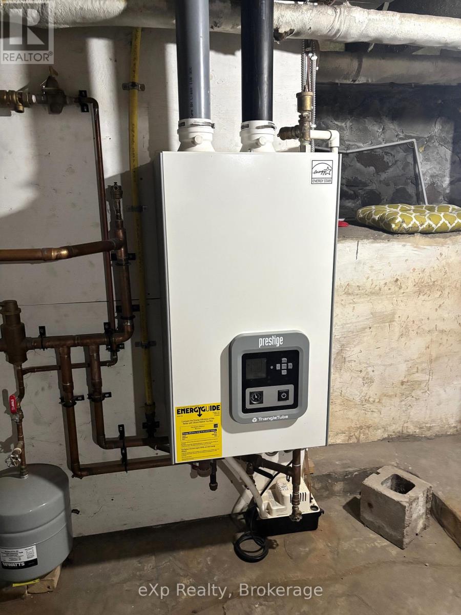 16 Peter Street Property Photo 44