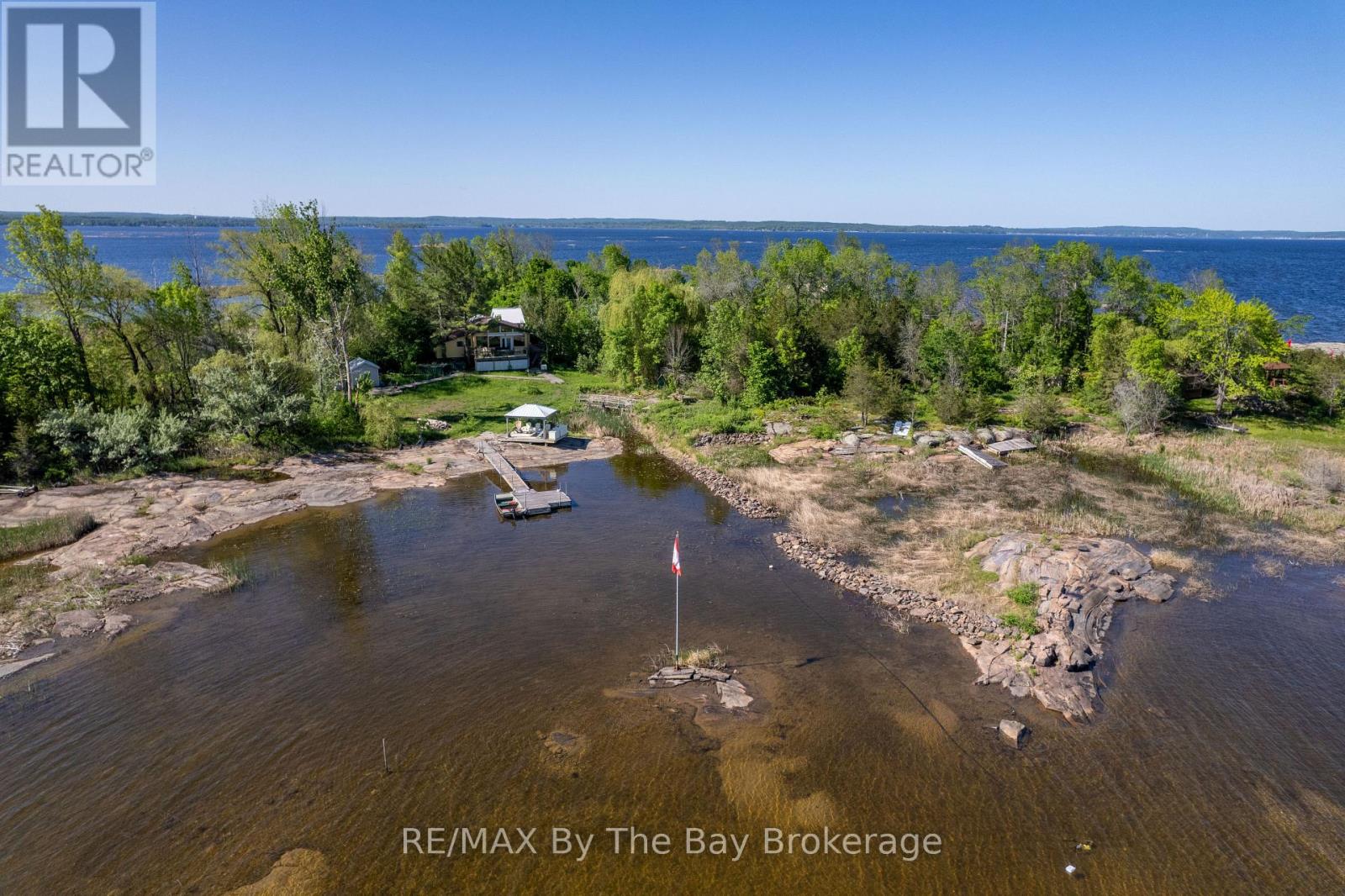 116 Island 150/ Brosseau Island Photo de la propriété 1