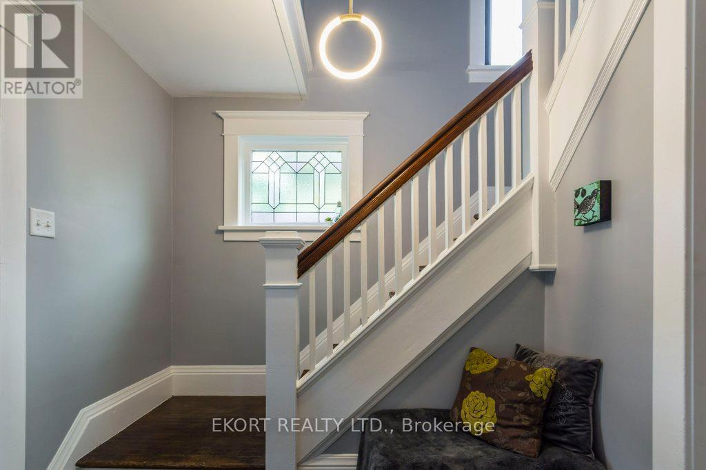 302 Bridge Street Property Photo 7