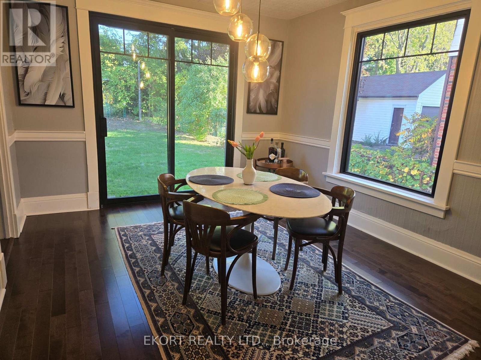 302 Bridge Street Property Photo 10