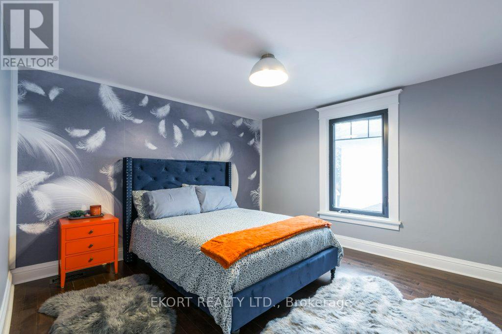 302 Bridge Street Property Photo 18