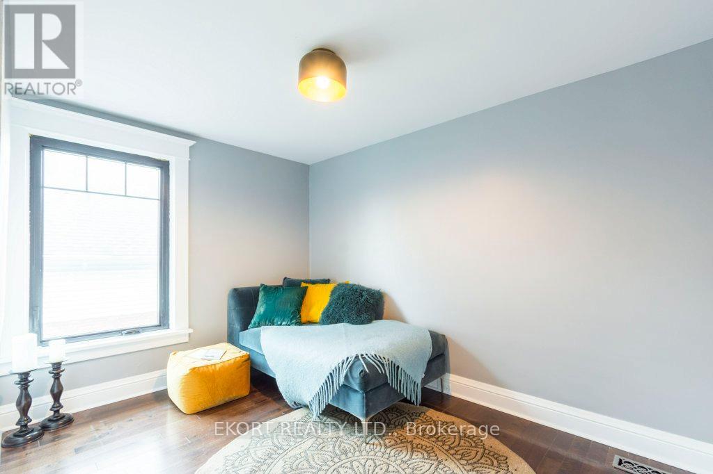 302 Bridge Street Property Photo 19