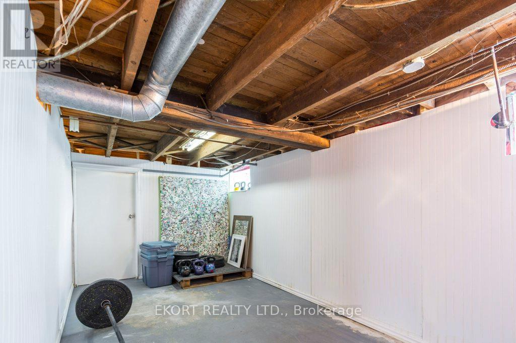 302 Bridge Street Property Photo 23