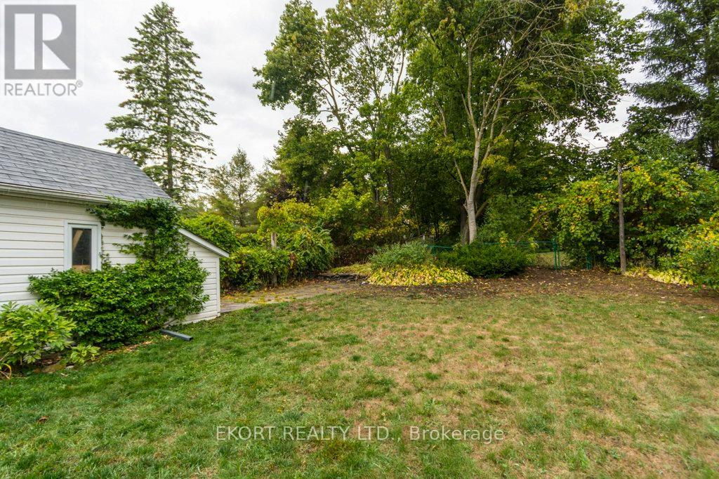 302 Bridge Street Property Photo 27