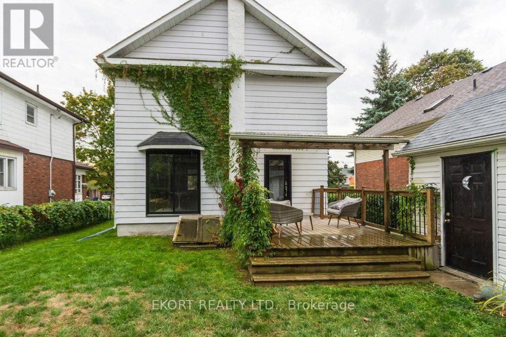 302 Bridge Street Property Photo 28