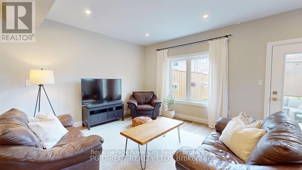 35 Wideman Boulevard #1 Property Photo 6