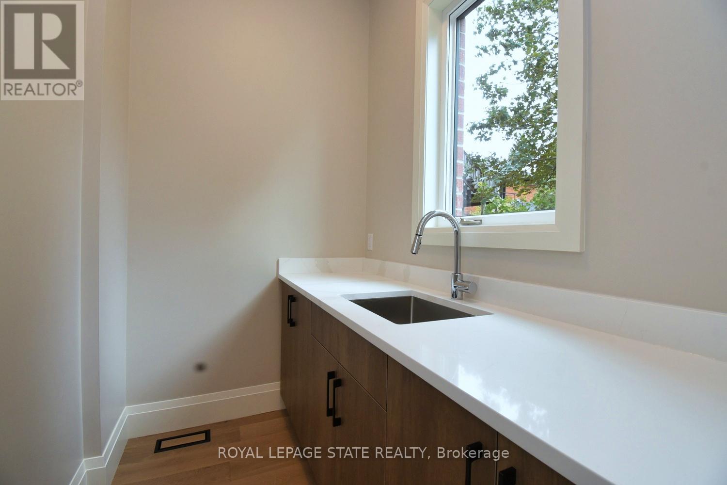 279 Hess Street Property Photo 16