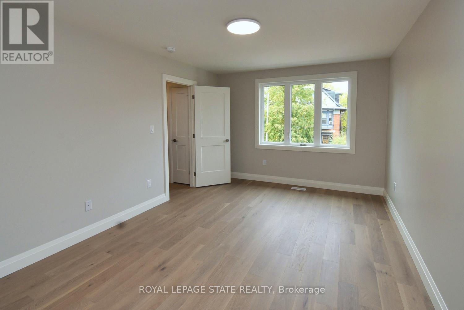 279 Hess Street Property Photo 21